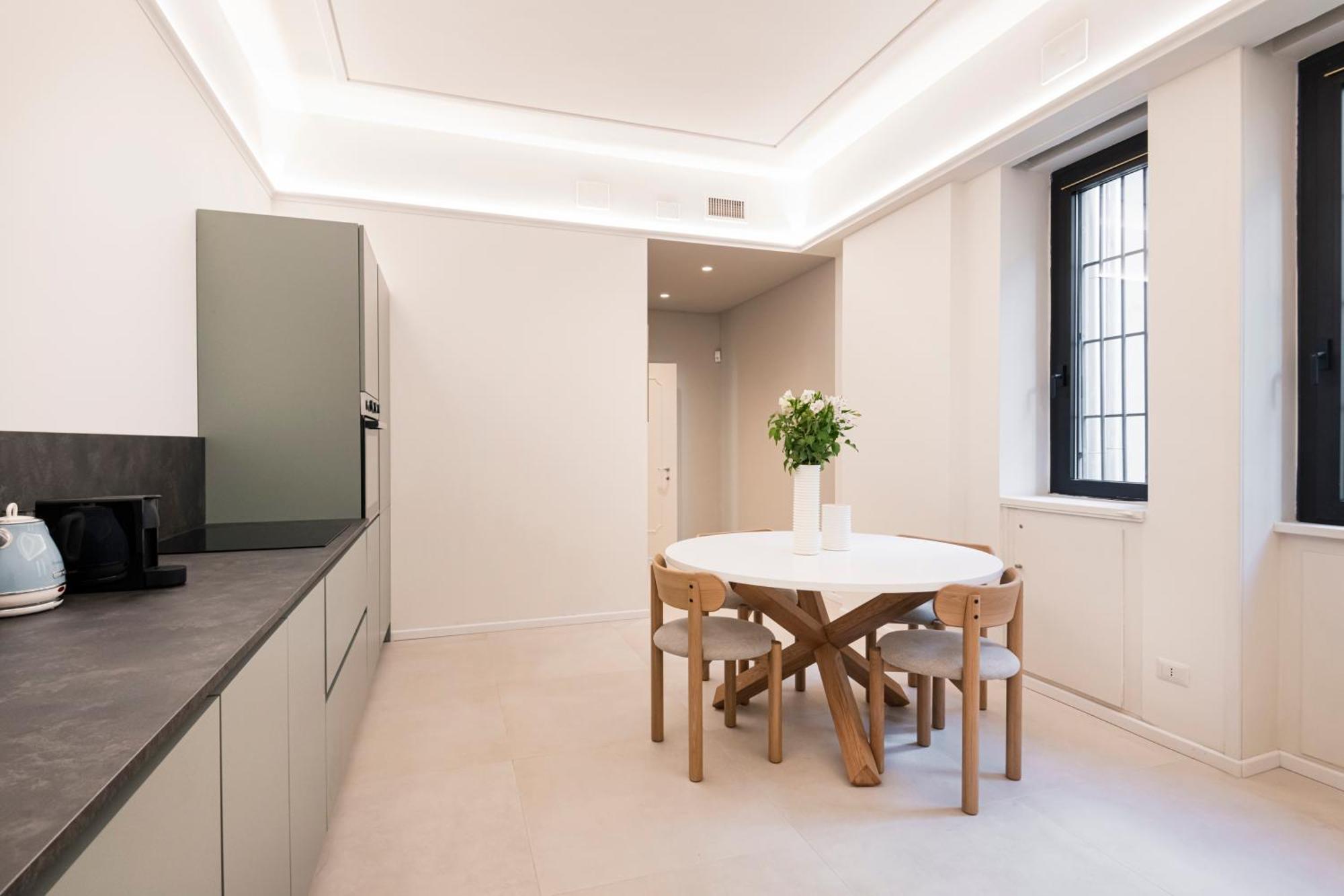 Relstay - Montenapoleone Milan Bagian luar foto