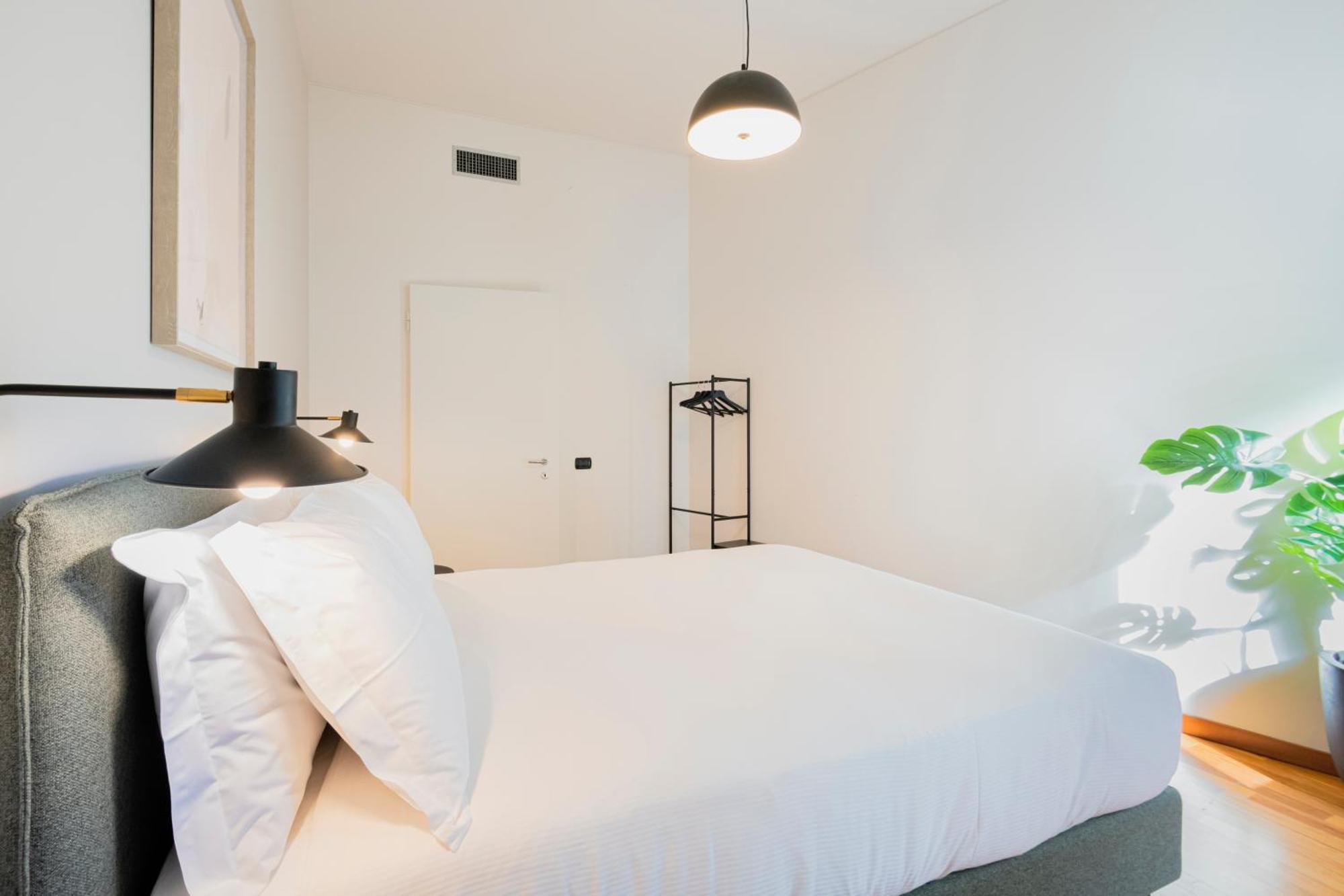 Relstay - Montenapoleone Milan Bagian luar foto