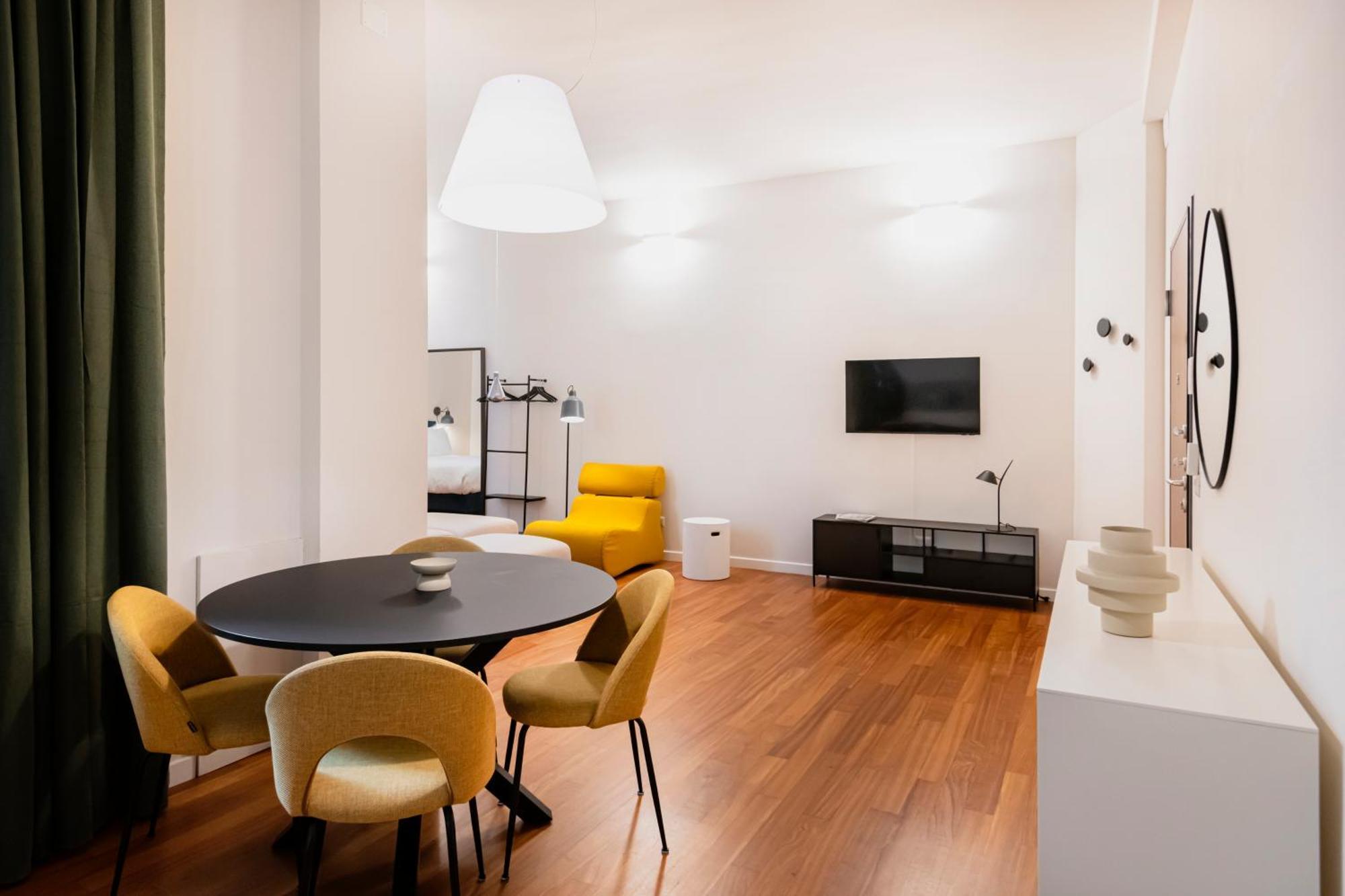 Relstay - Montenapoleone Milan Bagian luar foto