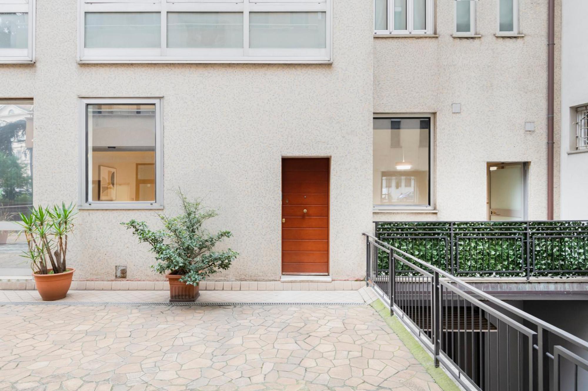 Relstay - Montenapoleone Milan Bagian luar foto